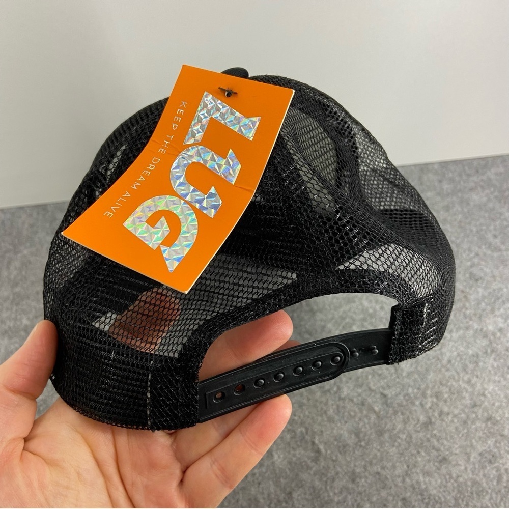 LUG TRUCKER Hat in Black With Black Mesh Back Baseball Cap Size Adult NEW! - Picture 2 of 4